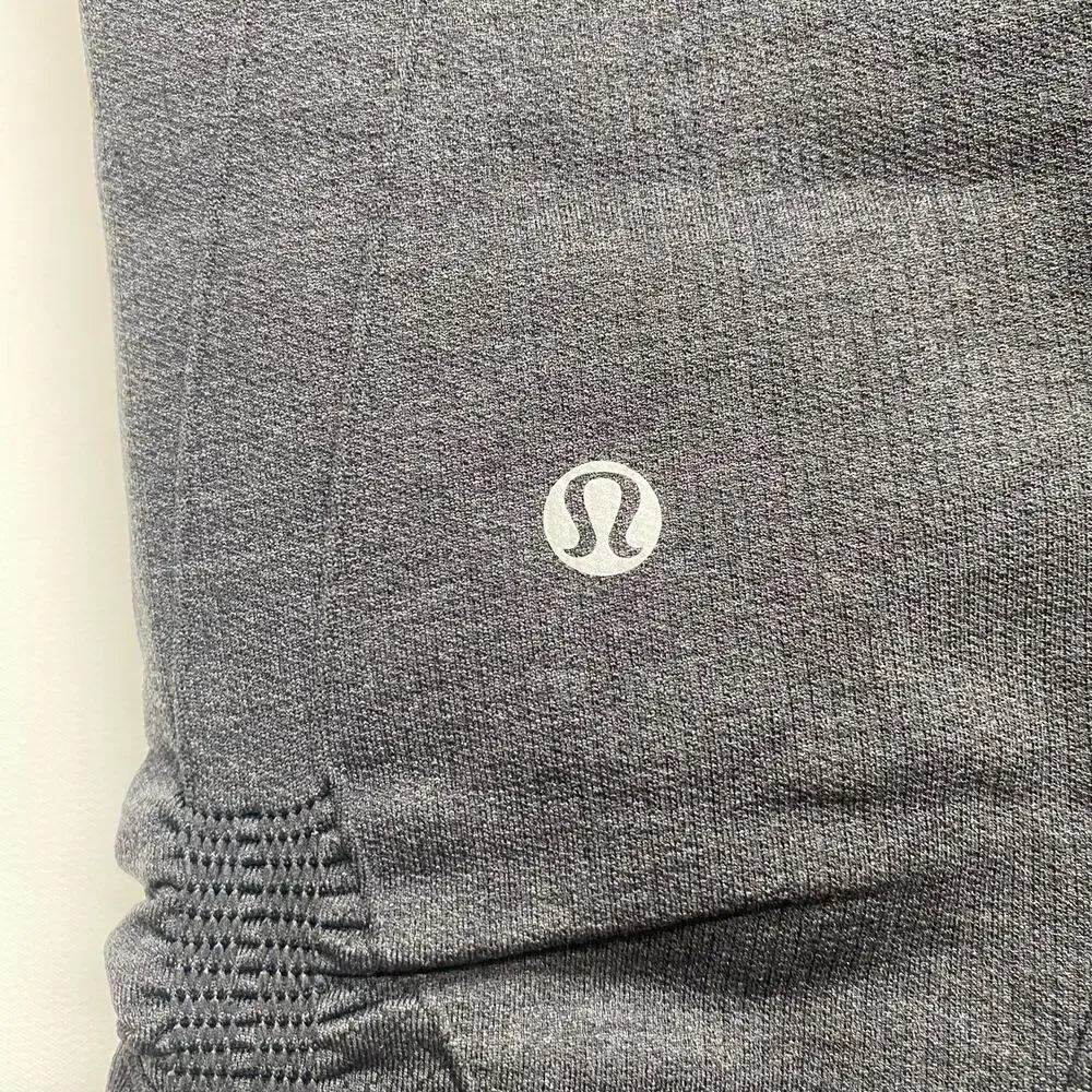 Lululemon In the Flow Crop Heathered Black sz 2 EUC